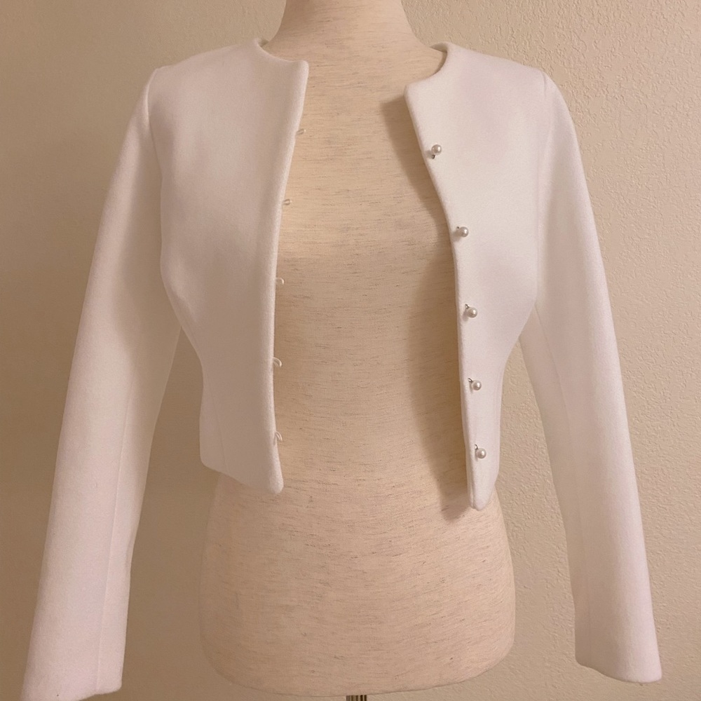 Cashmere jacket with pearl buttons